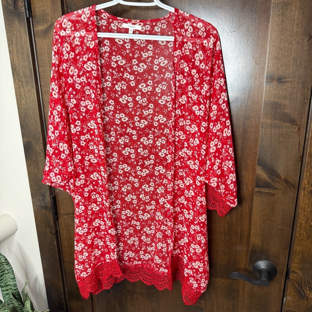 Maurices Ditsy Floral Crochet Trim Open Front Kimono red & white Floral Size L - Picture 3 of 9